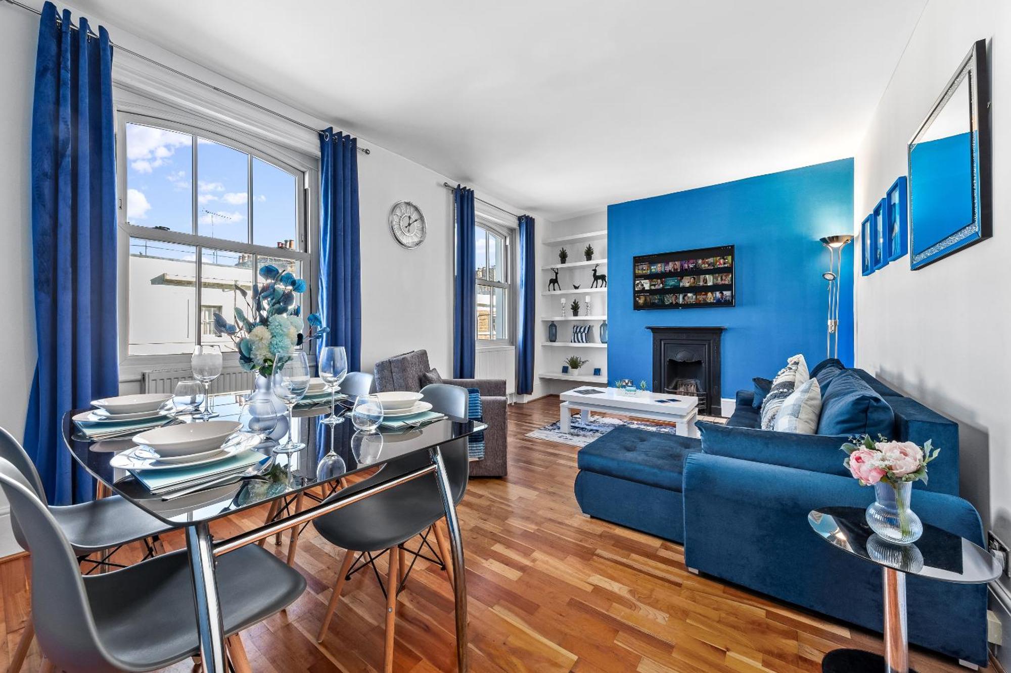 Balcony Blue Theme 1 Bedroom Central London Luxury Flat Near Hyde Park! Accommodates Up To 6! Double Sofa Bed And Next To Station! Exteriör bild