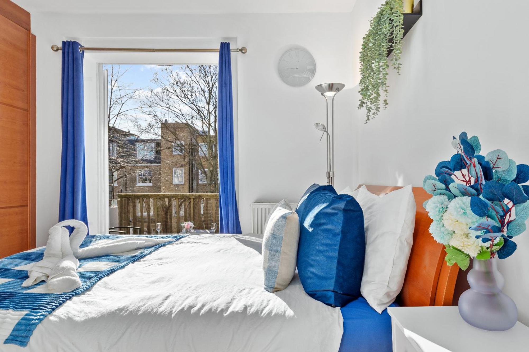 Balcony Blue Theme 1 Bedroom Central London Luxury Flat Near Hyde Park! Accommodates Up To 6! Double Sofa Bed And Next To Station! Exteriör bild