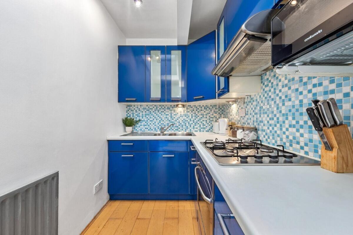 Balcony Blue Theme 1 Bedroom Central London Luxury Flat Near Hyde Park! Accommodates Up To 6! Double Sofa Bed And Next To Station! Exteriör bild