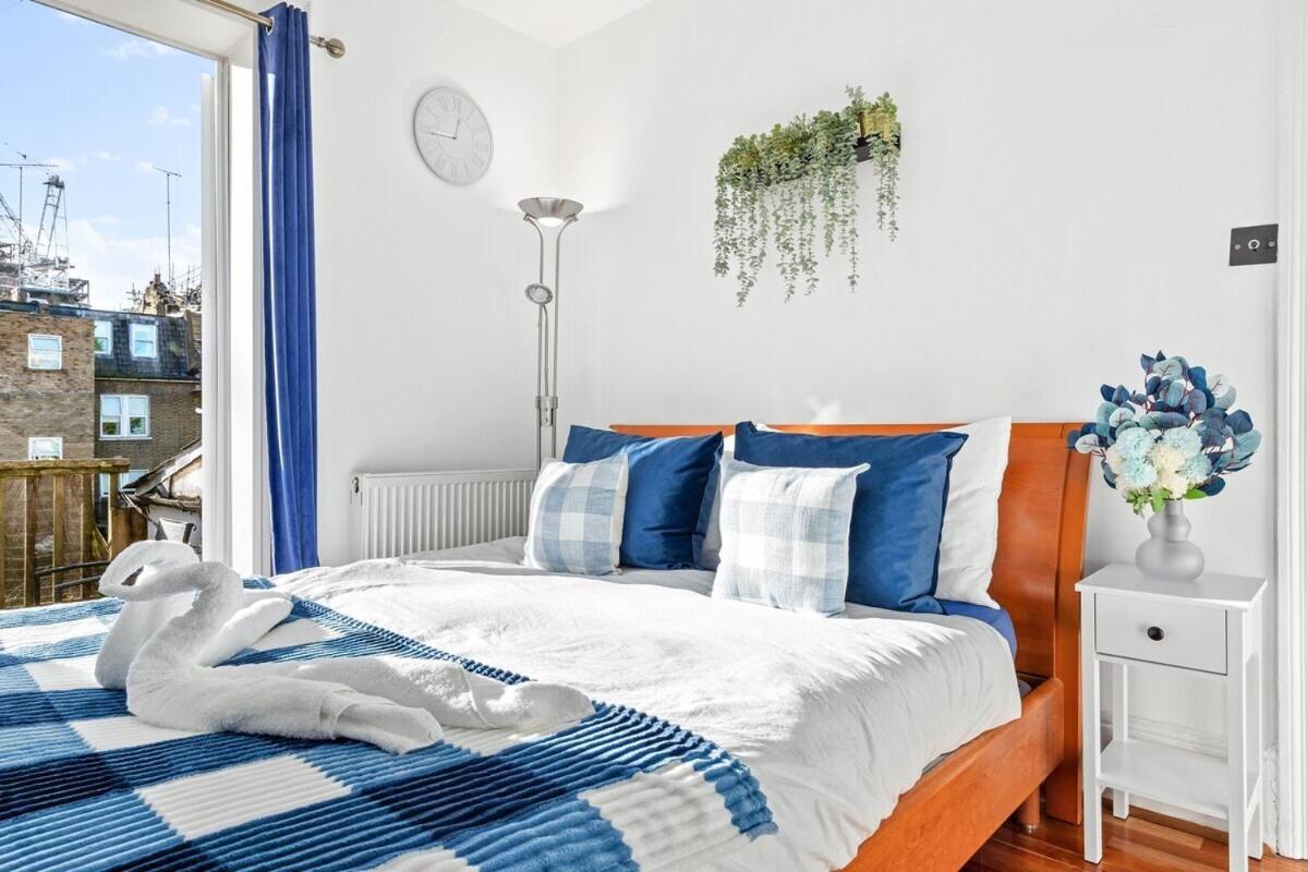 Balcony Blue Theme 1 Bedroom Central London Luxury Flat Near Hyde Park! Accommodates Up To 6! Double Sofa Bed And Next To Station! Exteriör bild