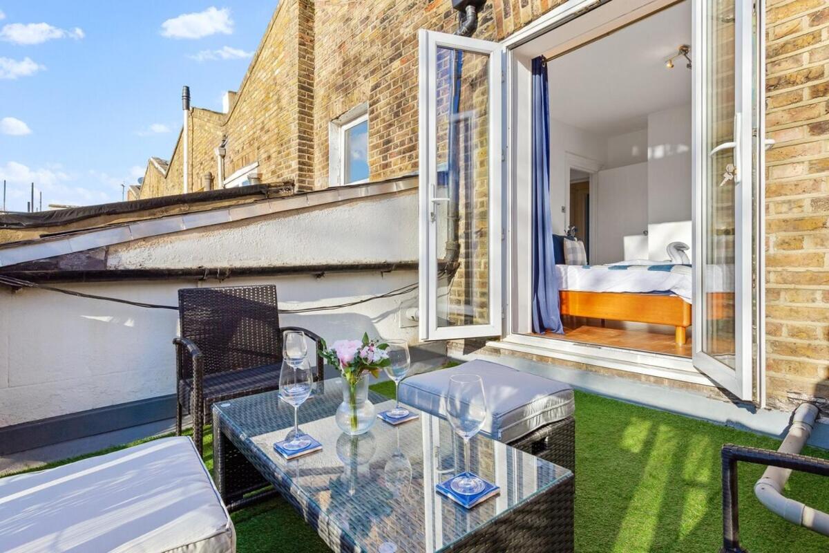 Balcony Blue Theme 1 Bedroom Central London Luxury Flat Near Hyde Park! Accommodates Up To 6! Double Sofa Bed And Next To Station! Exteriör bild